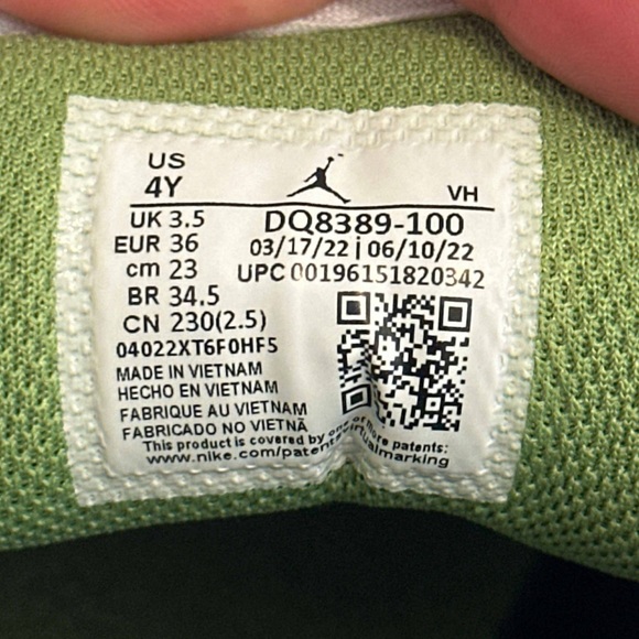 5.5W Air Jordan 1 Low SE Floral Vines (GS) Size 4 youth (5.5 women’s) - Picture 3 of 8